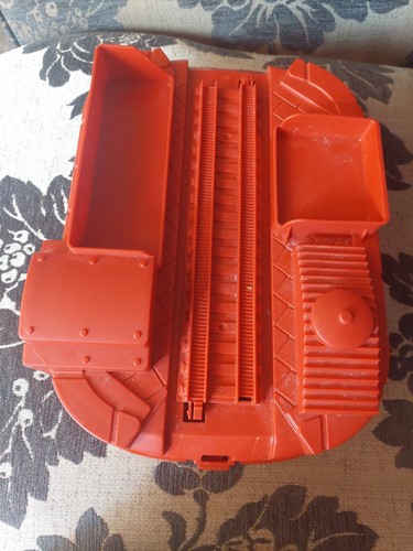 Track storage bucket lid - storage,